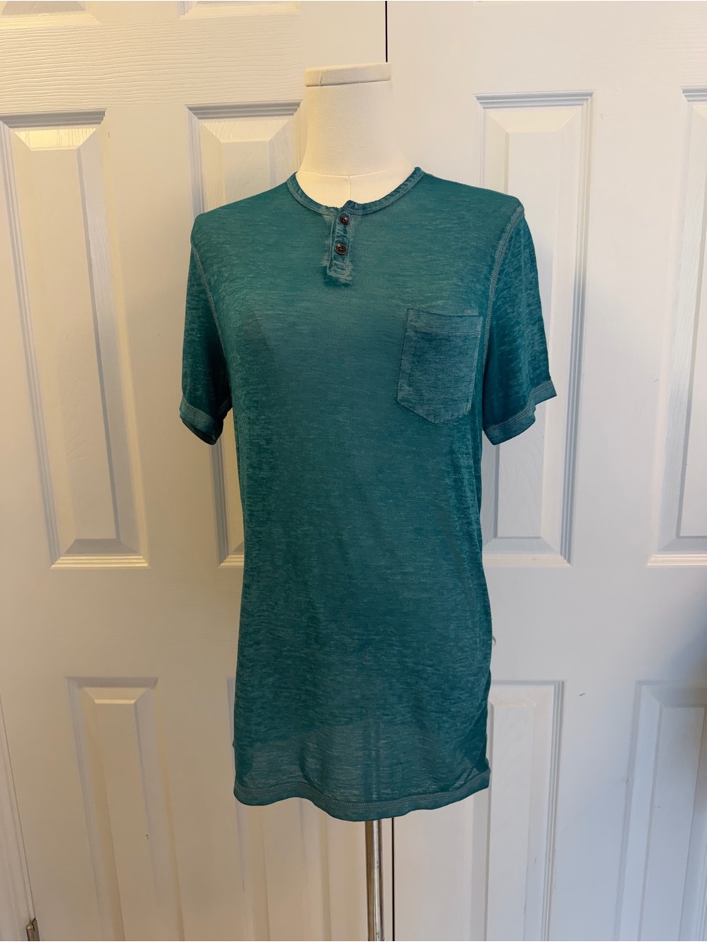 Men’s Express Teal Burnout Henley T-Shirt Size XS